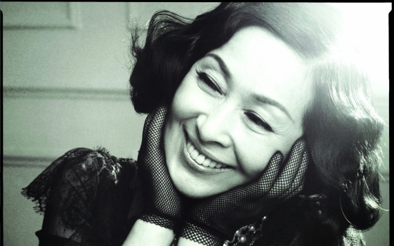Actor Kim Hye-ja's memoir explores 60-year career