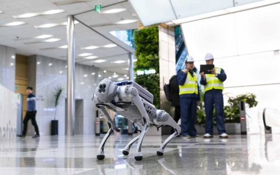 [Photo News] Fire-detecting robot