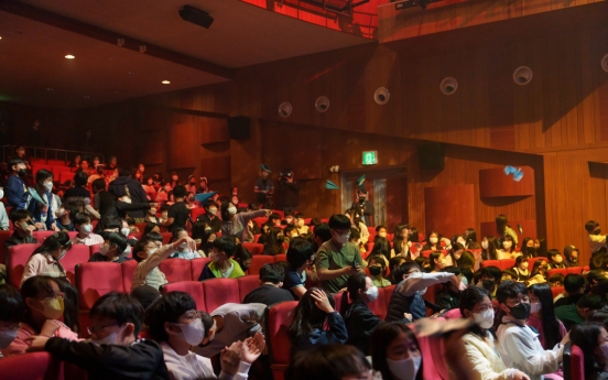 Seoul's 'Spring Day' provides opportunities for students to experience cultural performances