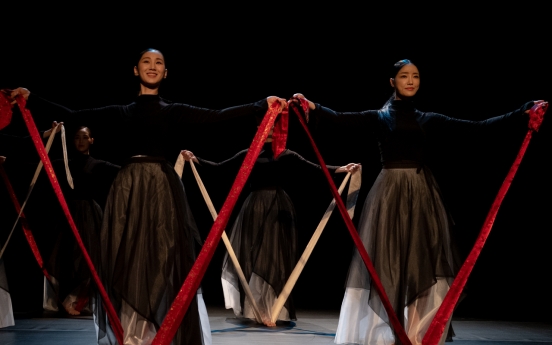 Reinterpretation of 'Chun-hyang' embraces modern style in traditional Korean dance