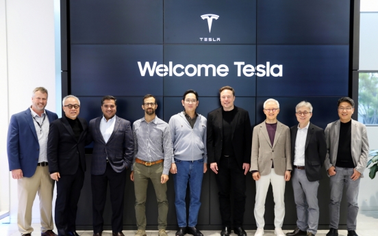 Samsung, Tesla chiefs meet in Silicon Valley