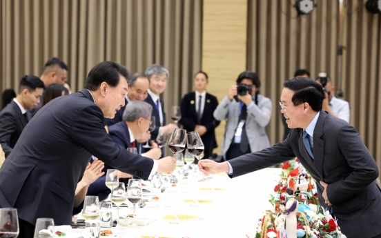 Yoon, Thuong pledge to strengthen bilateral ties at state dinner