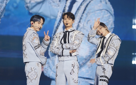 [Herald Review] 15 years after debut, SHINee makes radiant comeback with 3-day concert