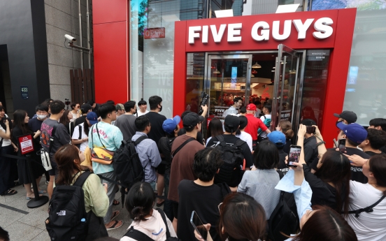 Five Guys burger sold on secondhand market for W100,000, sparks criticism