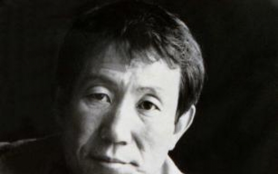 ‘White Badge’ novelist, translator Ahn Jung-hyo dies at 82