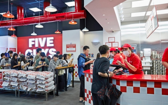 Five Guys sells 15,000 burgers in 1st week in Seoul