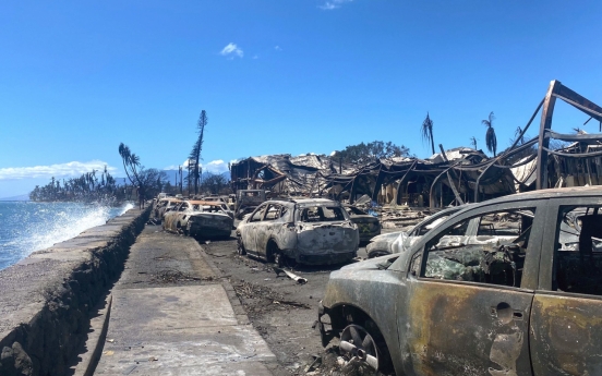 'It's gone': stunned residents find nothing but ashes in Hawaii wildfire town