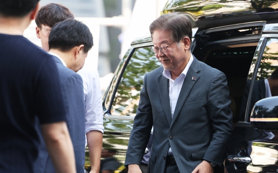 Opposition leader questioned over illegal money transfers to N. Korea