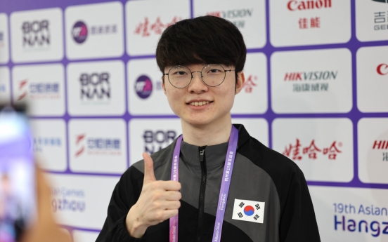 Sidelined LOL star Faker Lee Sang-hyeok proud of his teammates for beating China in semis