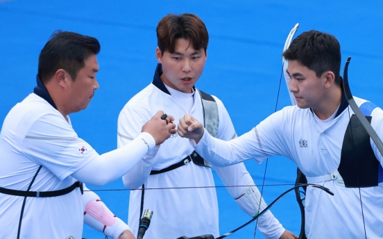 S. Korea sweeps up 2 gold medals at stake in recurve team events