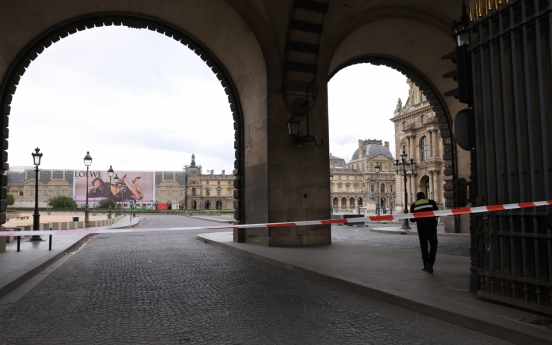 Louvre Museum, Versailles Palace evacuated after bomb threats with France on alert