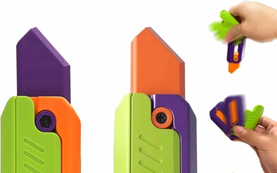 Carrot knife craze: Parents panic over fidget toy fad