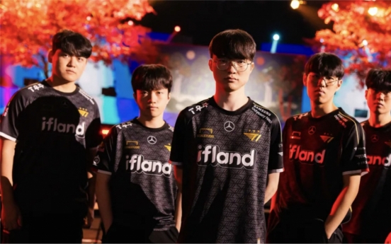 Enjoy League of Legends World Championship at Gwanghwamun Square