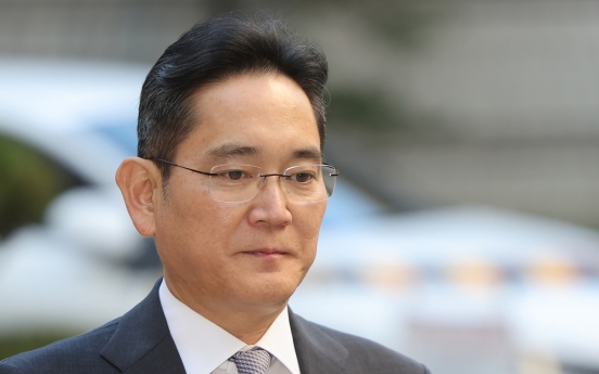 Samsung chief departs for Europe