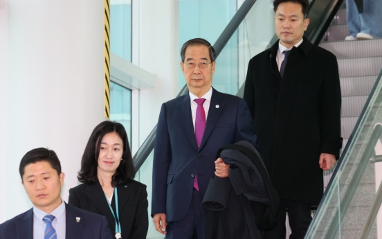 PM departs for Paris as fate of Busan's World Expo bid draws near