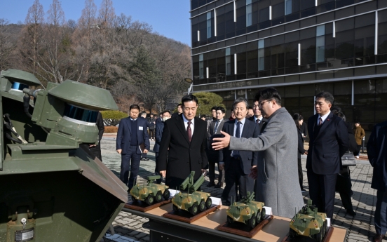 Defense chief calls for maintaining capabilities to strike NK leadership