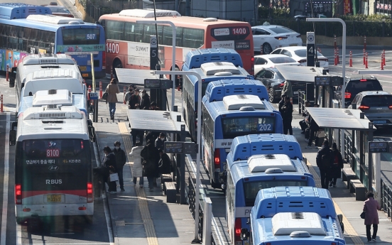 Seoul bus union threatens strike amid negotiations over pay