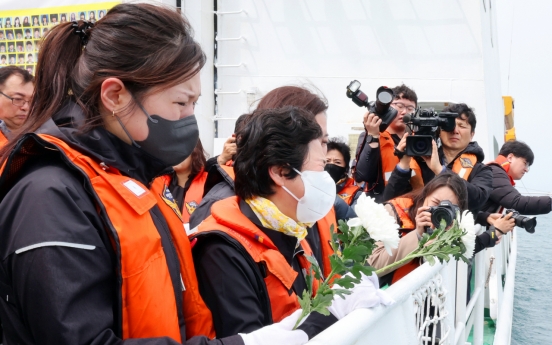 Sewol victims commemorated on tragedy's 10th anniversary
