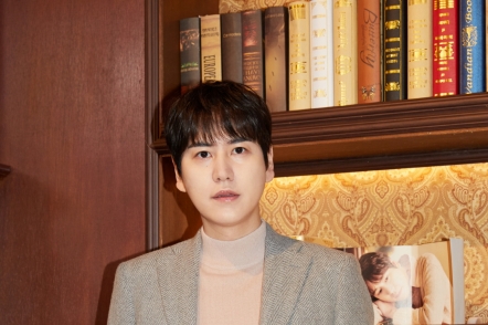 Kyuhyun colors frosty weather with last chapter of ‘Love Story’