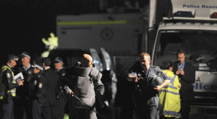 Australian teenager safe after 'bomb' drama