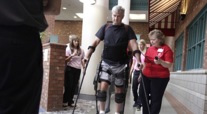 Wearable robot can help patients walk again