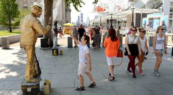 London looks to give voice to muted buskers