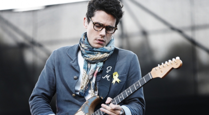[Herald Review] John Mayer brings warm, groovy performance to Seoul