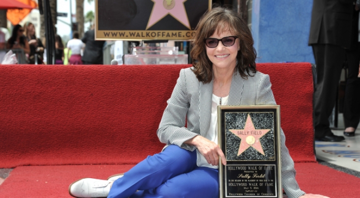 Oscar-winner Sally Field gets Hollywood star