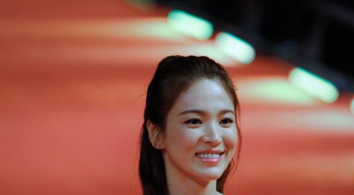 Song Hye-kyo declares opening of Shanghai Film Festival