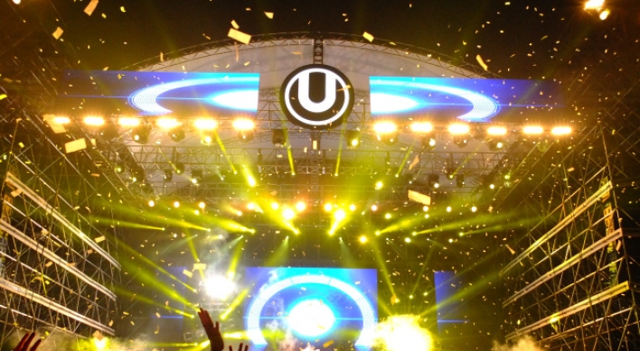 [Herald Review] Fiery performances electrify Ultra Music Festival