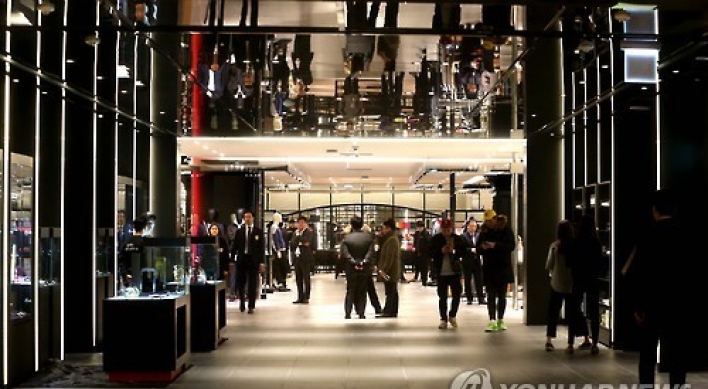Department store market expected to top landmark 30 trillion won this year