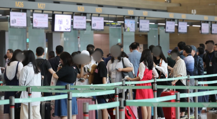 Korea's tourism balance hits historic low in July