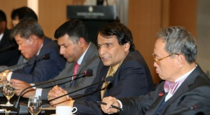 Indian minister listens to difficulties facing Korean businesses on the subcontinent