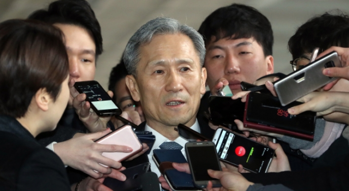 Ex-defense minister grilled over alleged political meddling