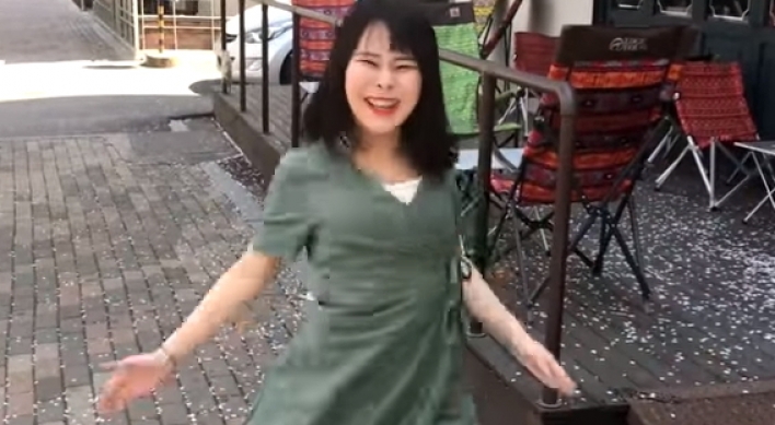 (영상) ‘회오리감자’ 춤 선보인 그녀..반응 폭발