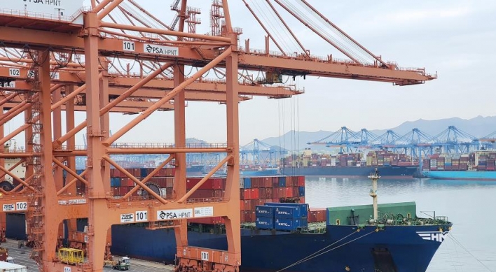 Ocean freight charge hike weighs upon small exporters