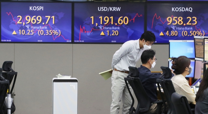 Seoul stocks open higher on bargain hunting