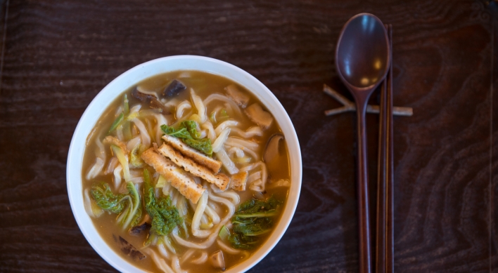[Temple to Table] Jangkalguksu, Korean spicy noodle soup