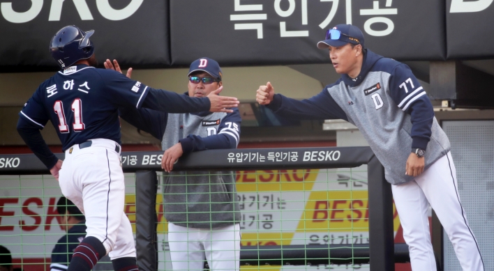 Spotlight on managers as KBO legend visits old park for 1st time