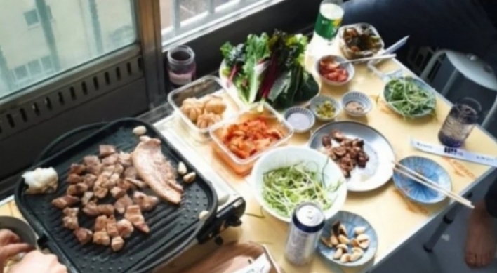[Pressure points] Grilling meat on apartment balcony: right or public nuisance?