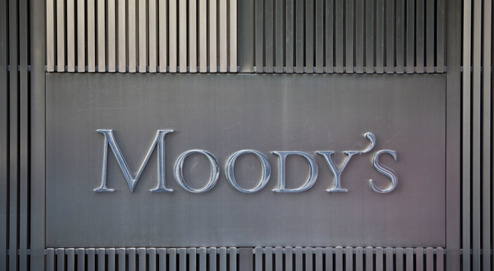 Moody's turns negative on Korean banks' ratings outlook