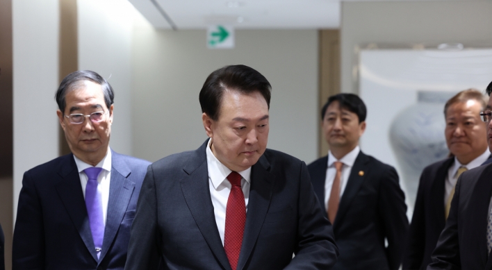 Yoon aide resigns, embattled Australian envoy to return