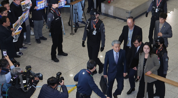 Anti-corruption agency defers interrogation of troubled envoy Lee