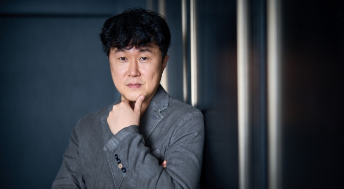 [Herald Interview] Director Ahn Gooc-jin brings his mistrust of the internet to big screen