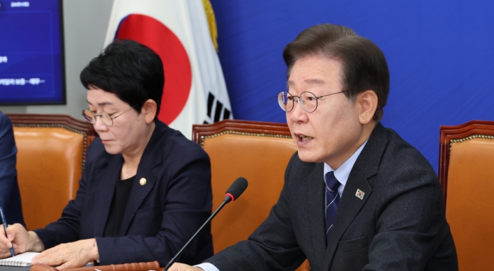 DP leader urges two Koreas to stop 'childish chicken game' of trash balloons, loudspeakers