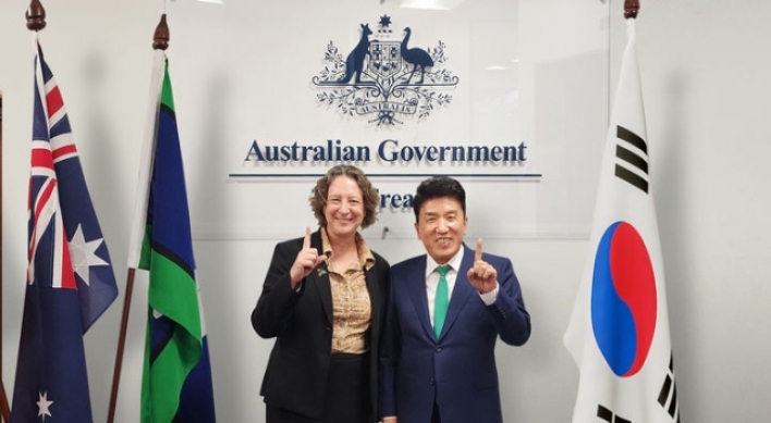 Hana Financial chief highlights green financing efforts in Australia