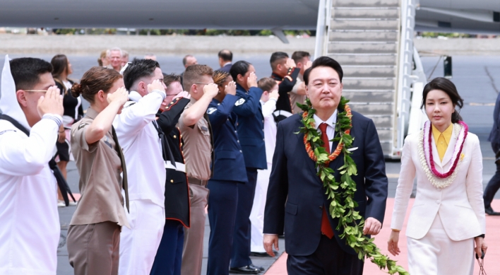 Yoon arrives in Hawaii to begin US trip focused on security