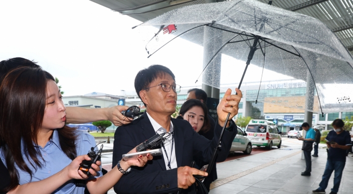 Driver behind deadly car crash in downtown Seoul undergoes 2nd round of police questioning