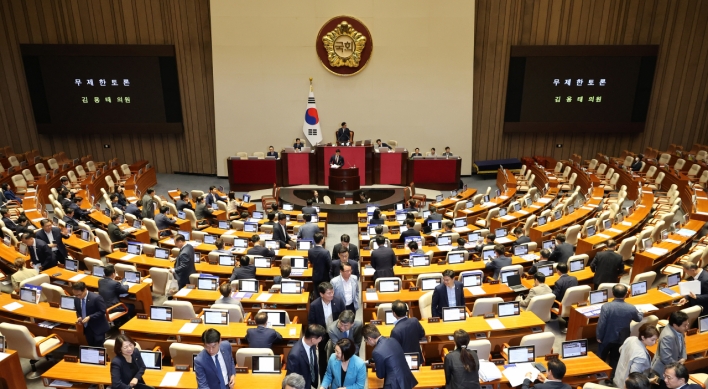 Opposition-controlled parliament unilaterally passes contentious broadcasting bill