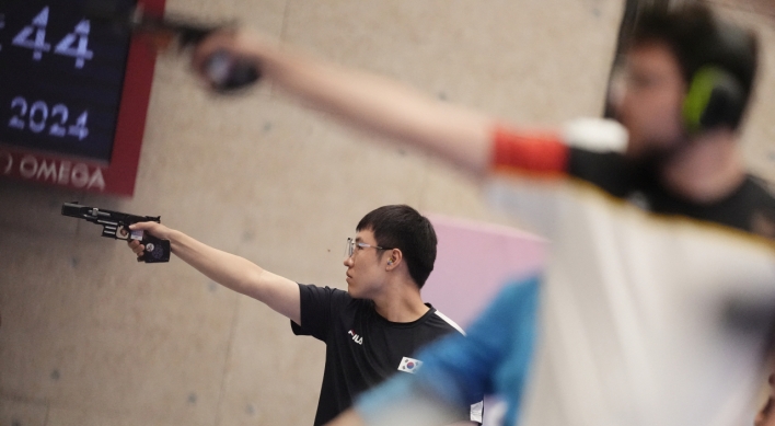 Cho Yeong-jae wins silver in men's 25m rapid fire pistol shooting